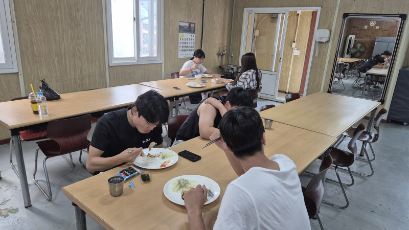 8fe5ab1eee164285a61ad02ee7cb6da9_1759654